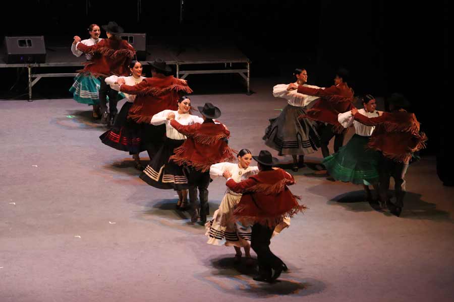 El encuentro folklórico universitario se realizó el 9 de octubre, en el Auditorio Luis Elizondo.