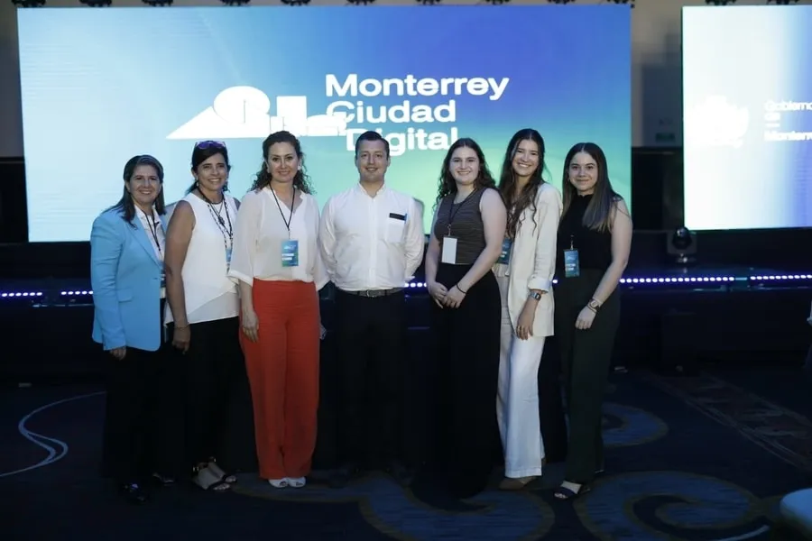 El Premio SIGA fue entregado por el alcalde de Monterrey, Luis Donaldo Colosio.