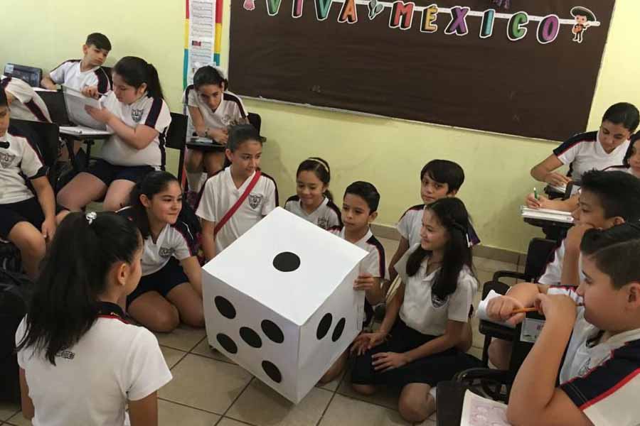 Alumnos de primaria realizando actividades de recreación - Fotografía: María Fernanda Montoya