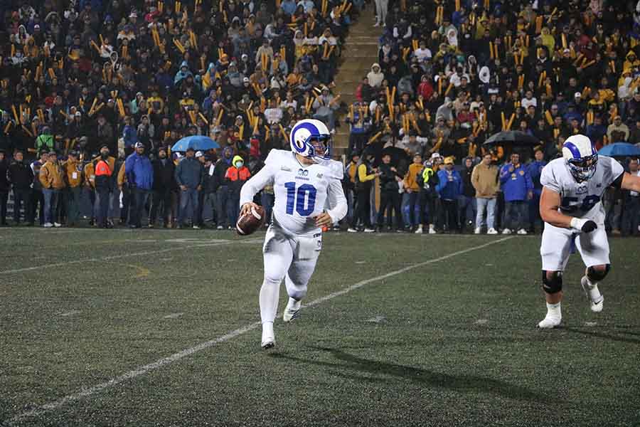 Emilio Elizondo, mariscal de campo de Borregos, fue el jugador más valioso de la final.