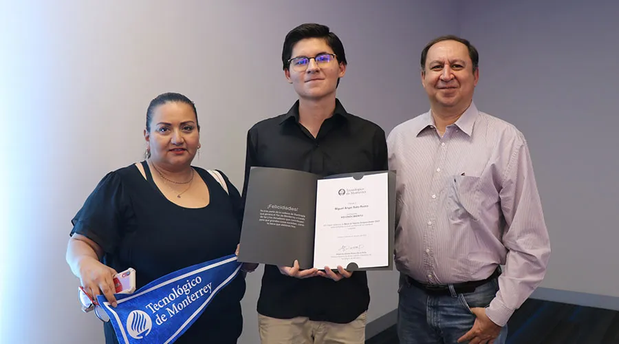 Emprende con suero y gana beca en el Tec de Monterrey
