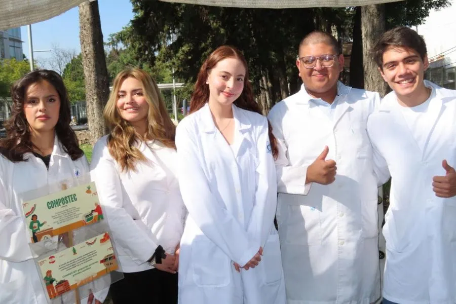 Equipo estudiantil de Compostec en campus Ciudad de M&eacute;xico.