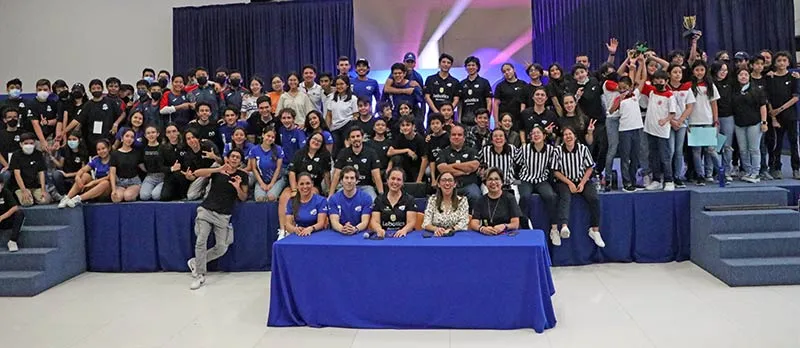 Estudiantes de la PrepaTec Cuernavaca fomentaron con el evento de robótica Robo Blasters, el interés por la ciencia y tecnología en niños de 8 a 14 años del Estado de Morelos.