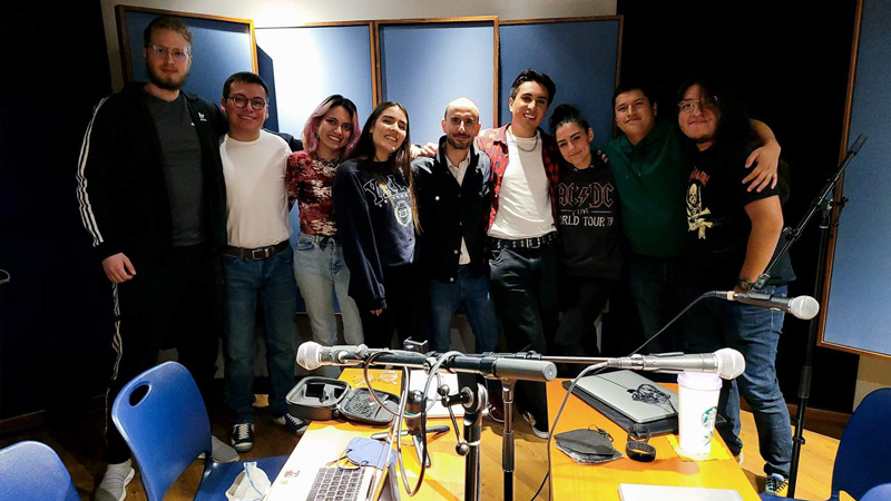 Equipo de Frecuencia CEM radio de Tec campus Estado de México reconocida mudialmente
