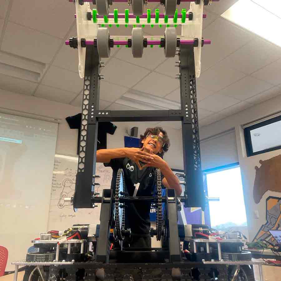Equipo robótica de PrepaTec Santa Anita, stingbots, se prepara para certamen FIRST.