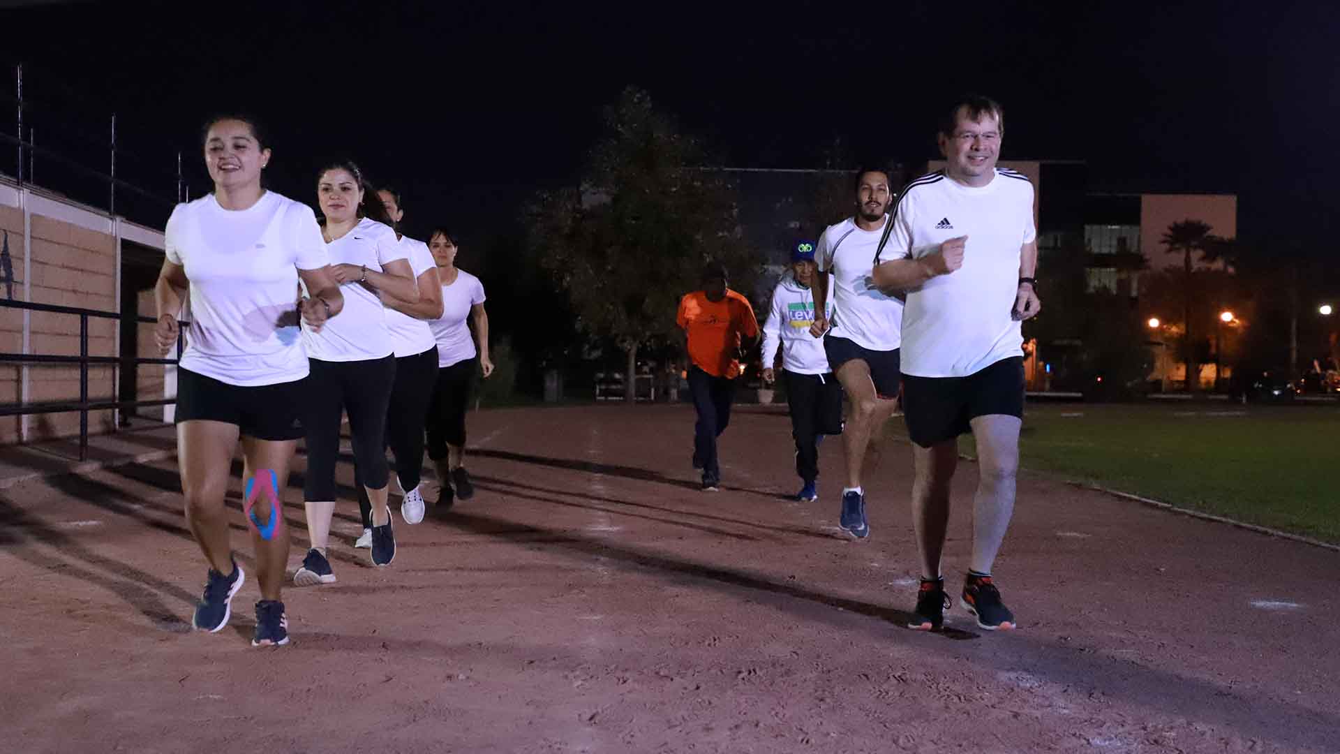 Club de Corredores del Tec de Monterrey campus Laguna empezar a correr