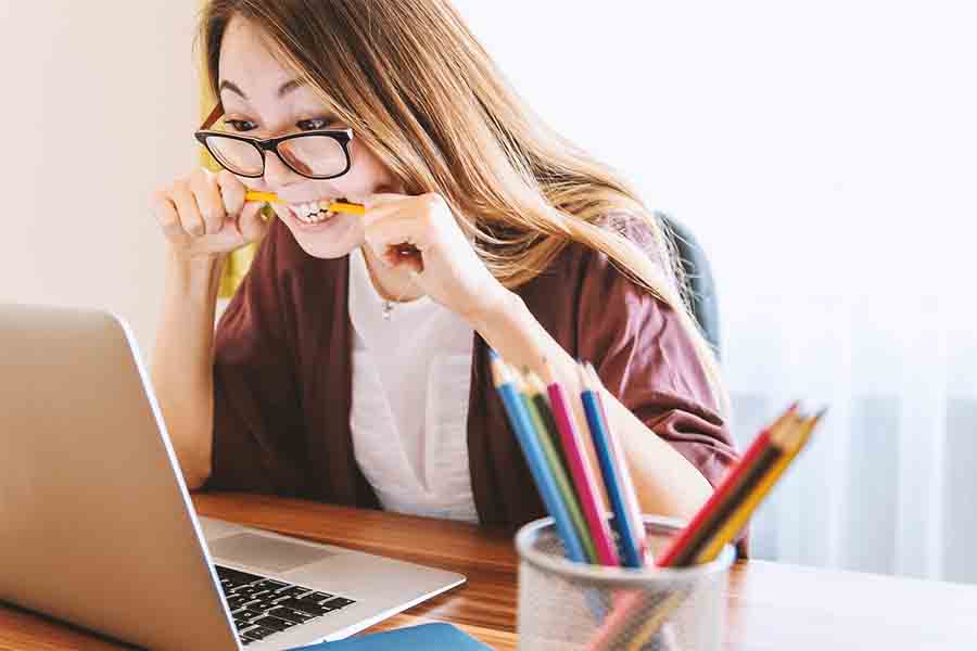 estudiante presionado tarea quien gana en la compra venta de tareas