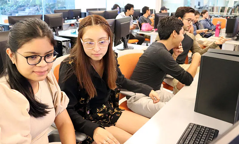 Estudiantes de 5to. semestre de la Licenciatura en Finanzas del Tec campus Cuernavaca obtienen primer lugar nacional en el bloque Análisis del financiamiento con Grupo HERDEZ.