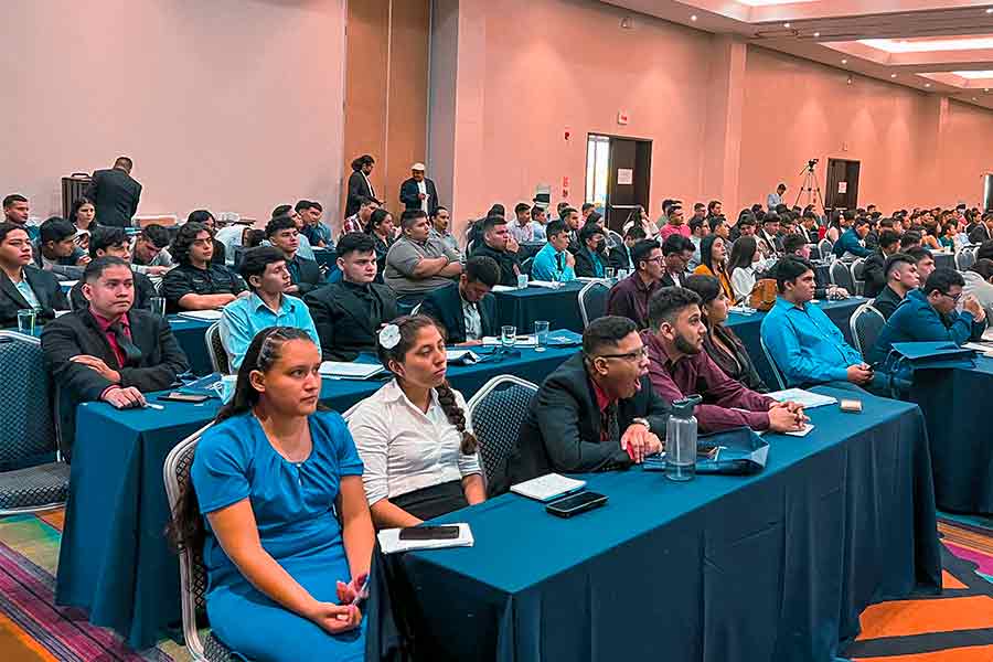 Estudiantes de El Salvador en Conferencia de Inteligencia Artificial