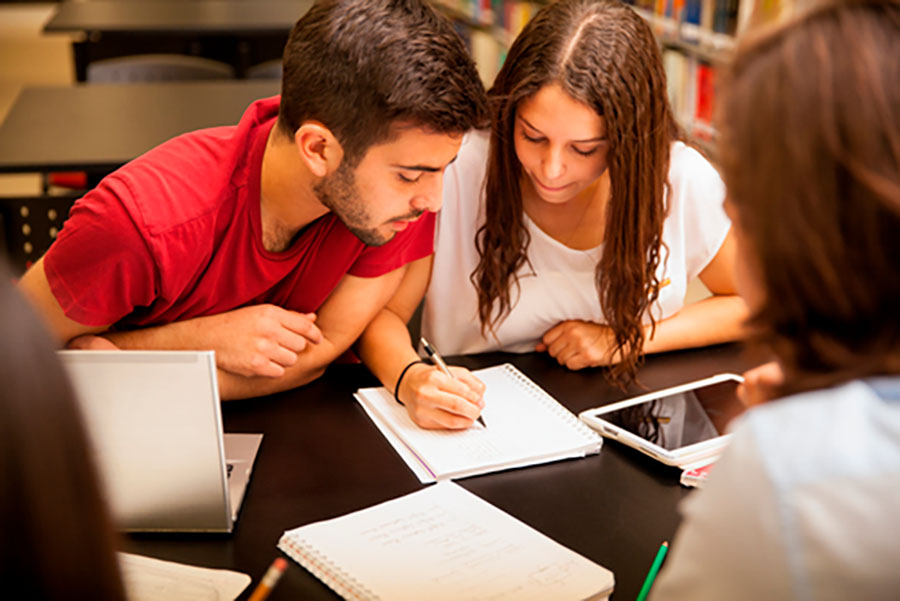 Los profesores deberán aclarar a los estudiantes qué tipo de herramientas de IA podrán utilizar