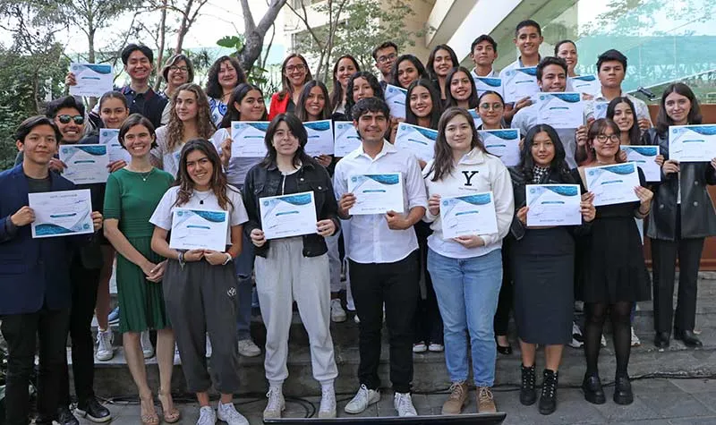 Estudiantes de la PrepaTec Cuernavaca participaron en el número “El agua como factor de cambio” de la revista digital Agua Simple, la cual se presentó en la 44 Feria Internacional del Libro del Palacio de Minería (FIL-Minería).