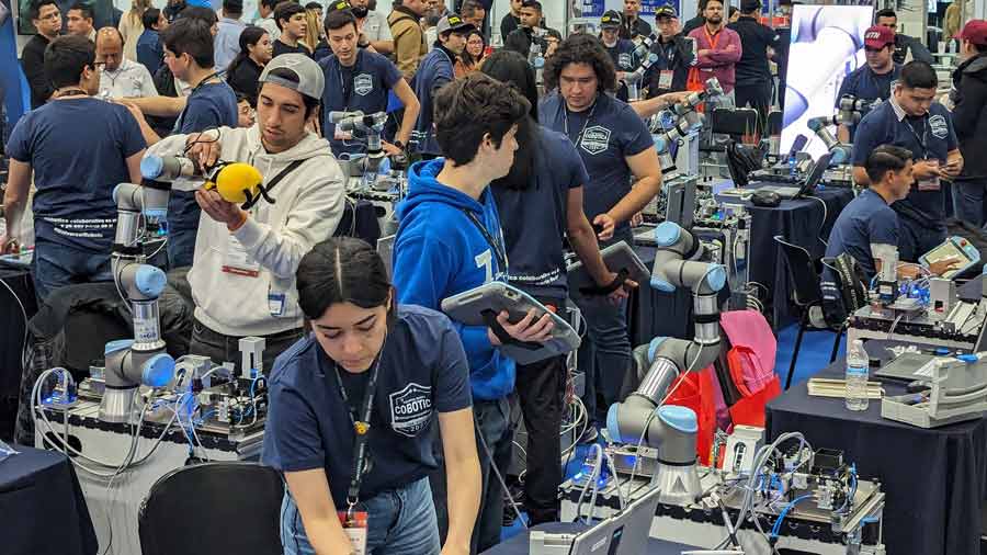 estudiantes-ingenieria-mecatronica-queretaro-ganadores-competencia-robots-internacional