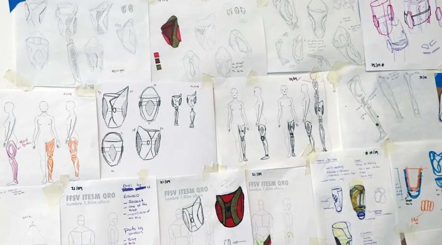 Estudiantes de Diseño del Tec de monterrey campus Qro elaboran proyecto de prótesis en colaboración con la UNAM. 