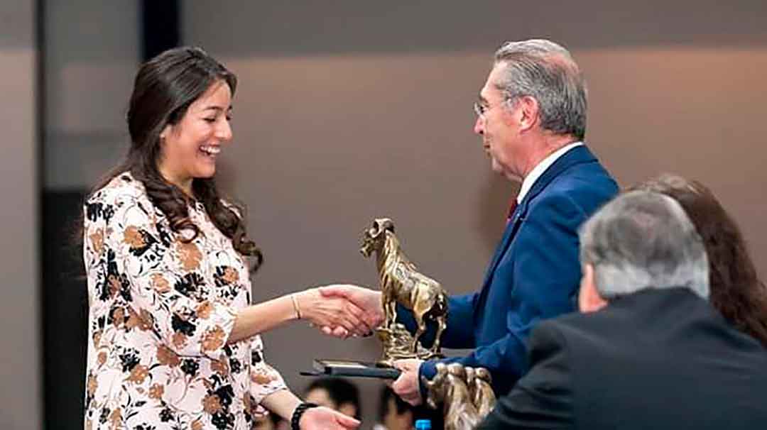 Alicia Chávez recibe Borrego de Oro