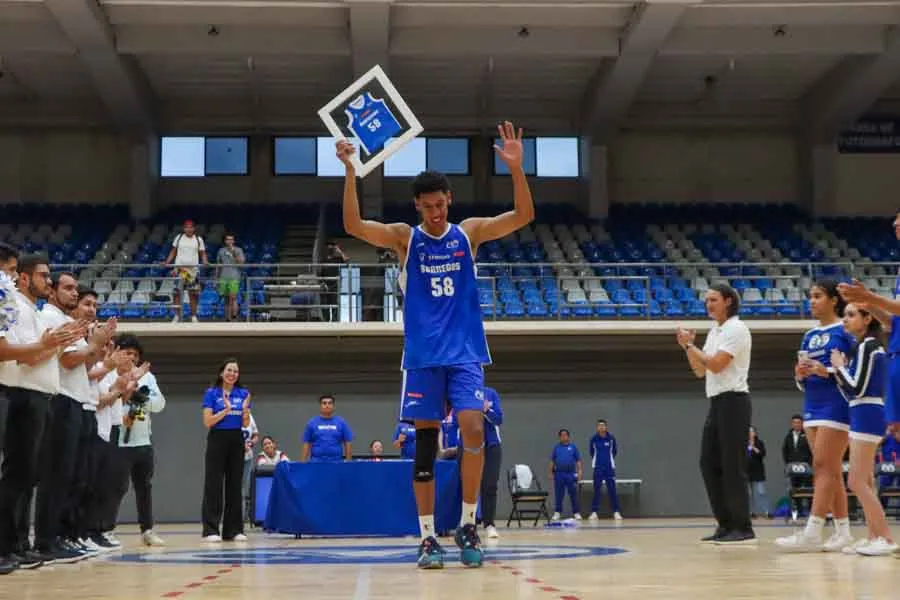 Borrego de origen, Capitán por destino: egresado Tec en la GLeague