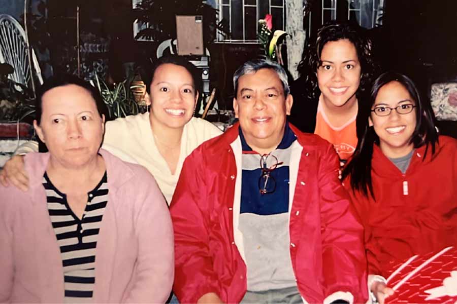 Las tres hijas de la familia Ortega Fierro hoy son profesoras del Tec.