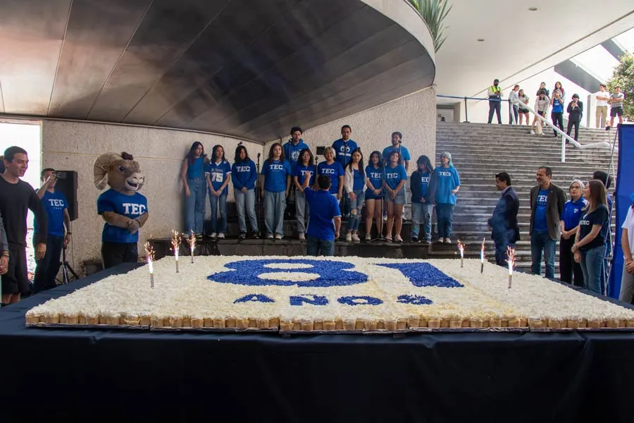 Festejo campus Puebla.