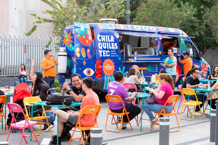 El Chilaquiles Tec Food Truck da servicio en la Región Monterrey del Tec.