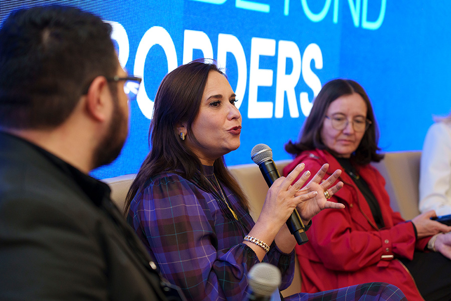 Doctores charlan en panel del Foro de Liderazgo en Salud.