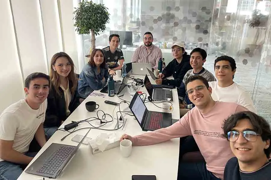 Los estudiantes realizaron proyectos para la empresa cementera.
