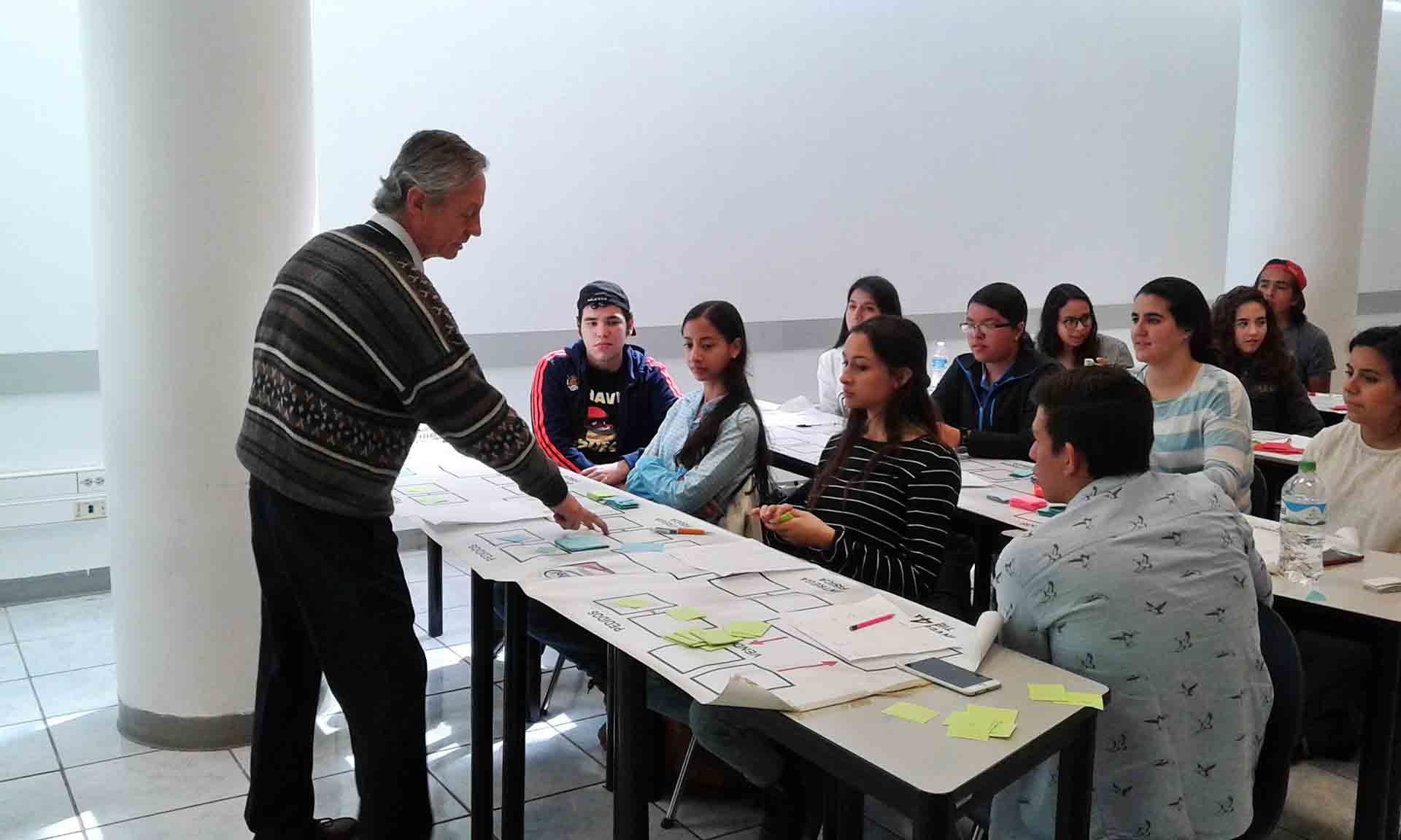 Profesor Galarza del Tec campus Querétaro