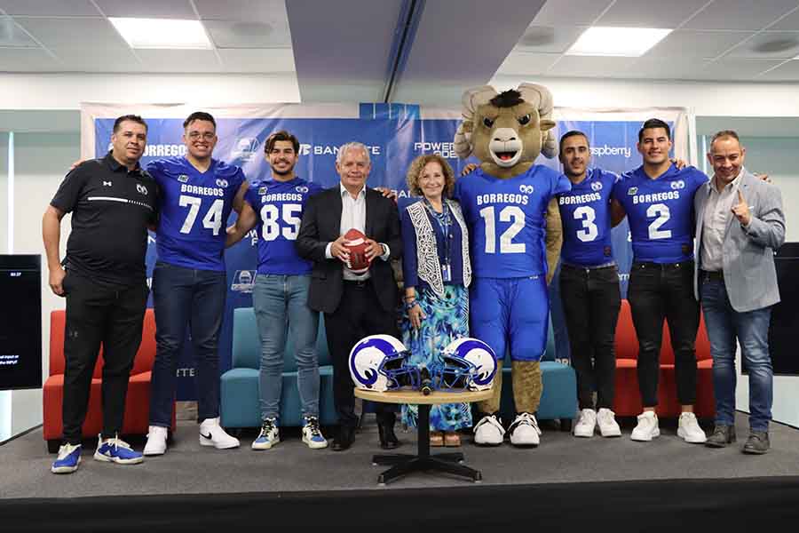 Jugadores de Borregos Monterrey, entrenadores y directivos en el Media Day de la temporada 2023.