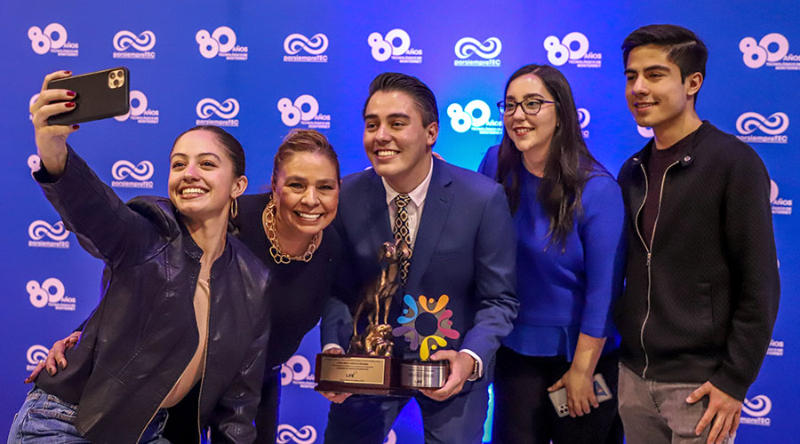 Gana Borrego de Oro por trayectoria en grupos estudiantiles