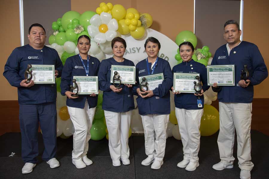 Enfermeras y enfermeros ganadores de premio DAISY.