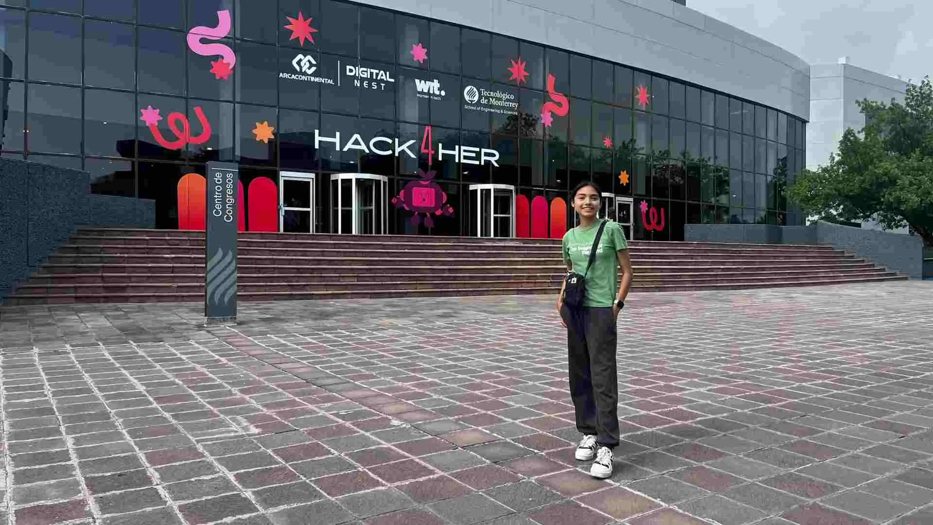 alumna tec de monterrey campus puebla gana pase a hackatón de MIT