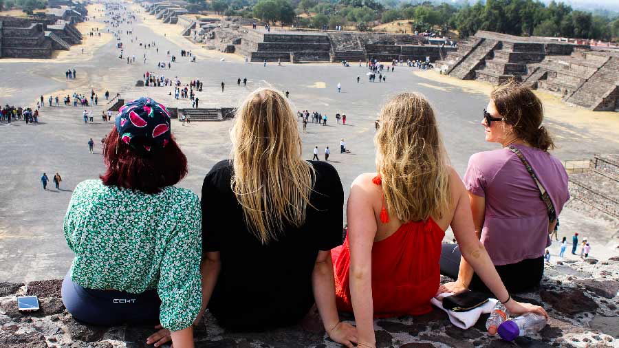 Alumnas de iWinter en ruinas prehispánicas