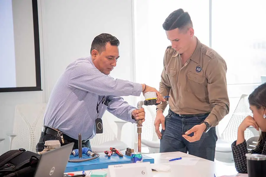 Participantes de la iniciativa Aqua Innovaci&oacute;n en el campus Monterrey.