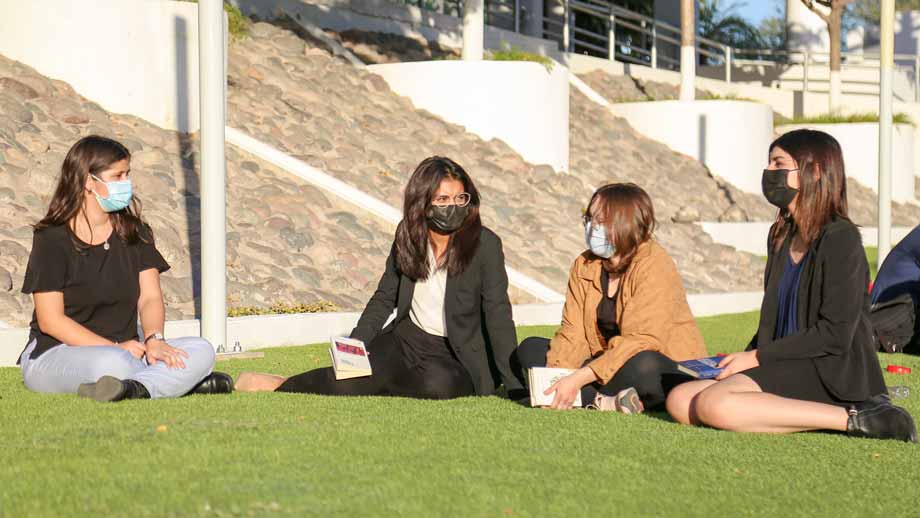 Mujeres leen a mujeres, es el objetivo de club de lectura Antígonas