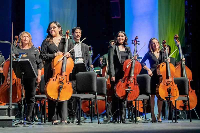 Andrea Navarro se convirtió en una de las líderes de la Orquesta Sinfónica del Tec.