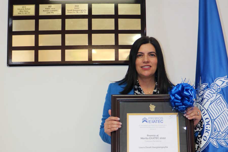 premio-merito-exatec-laura-zesati-exalumna-tec-zacatecas-arte-cultura-proyectos