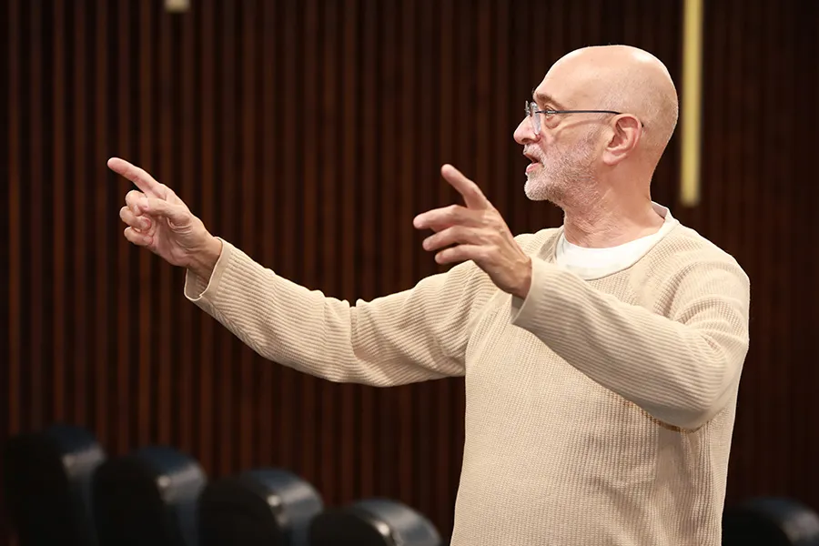 Jacques-Diego Losa dando su masterclass en el Tec campus Estado de México.