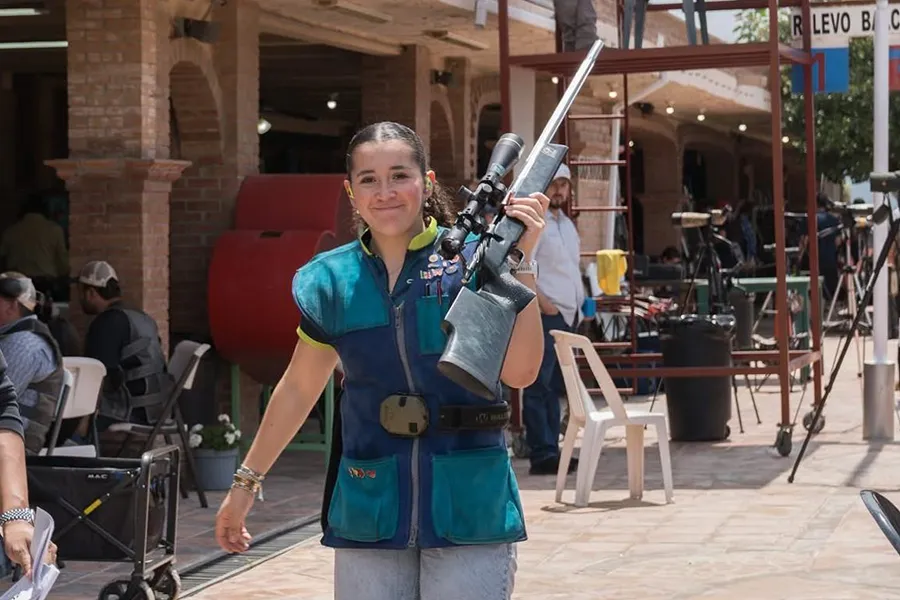 Jimena Dávila, campeona de tiro deportivo.