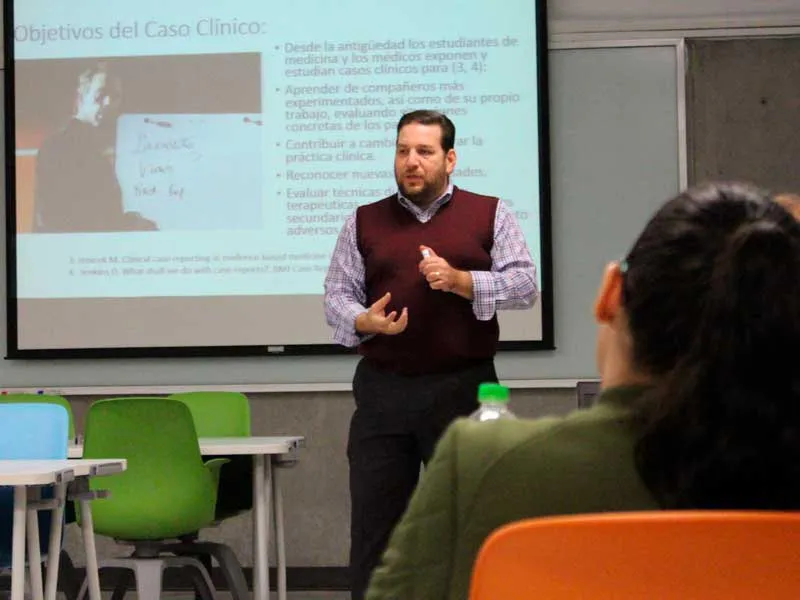 El Dr. Jorge Valdez es apasionado de la investigación y educación en salud.