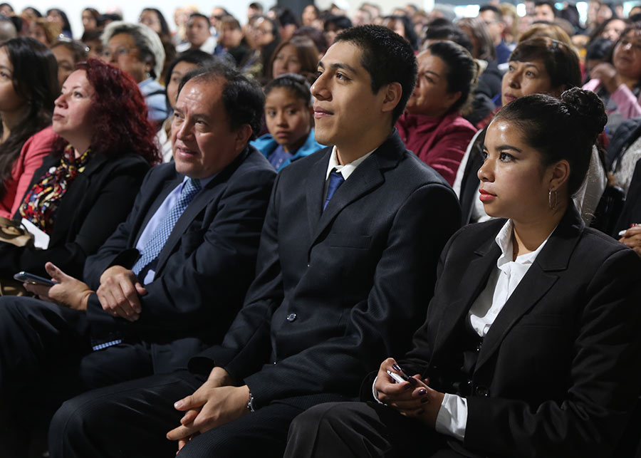 Jairy Castro y Juan Juárez, recibieron beca del Tec de Monterrey