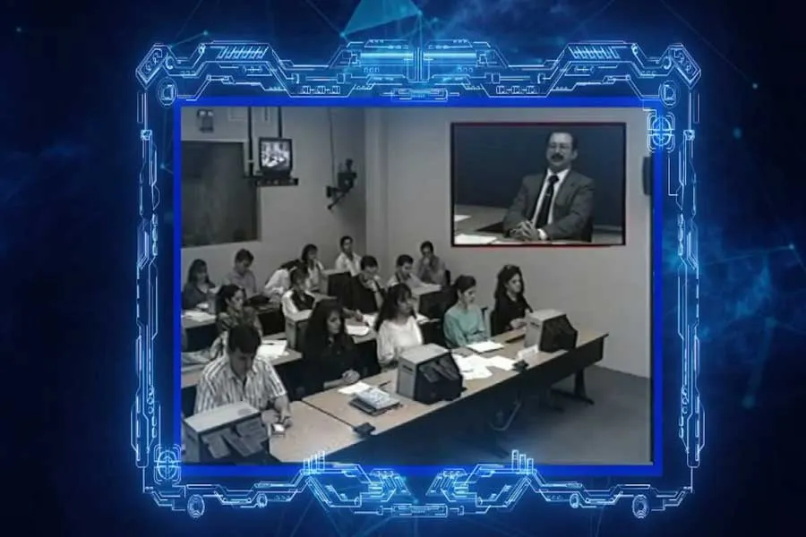 El profesor Juan Gerardo Garza, pionero en las clases satelitales del Tec para estudiantes de profesional.