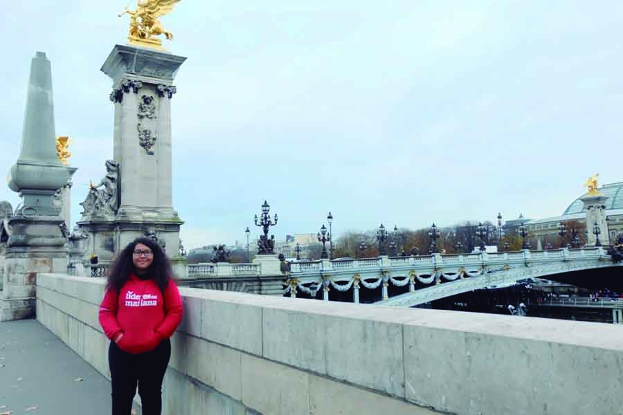 Karen en el puente Alexandre III. 