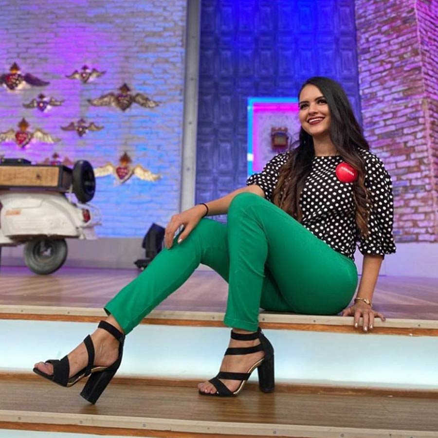 Kariana en programa de tv azteca enamorandonos