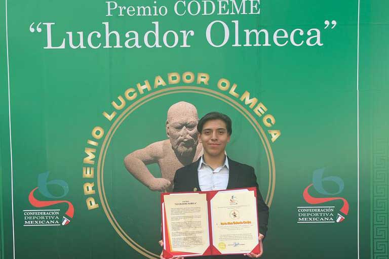 La ceremonia del Premio Luchador Azteca se realizó en la Ciudad de México. 