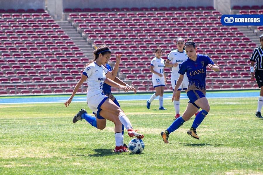 Las borreguitas de fútbol soccer jugaron la final de la Universiada contra la UANL. 