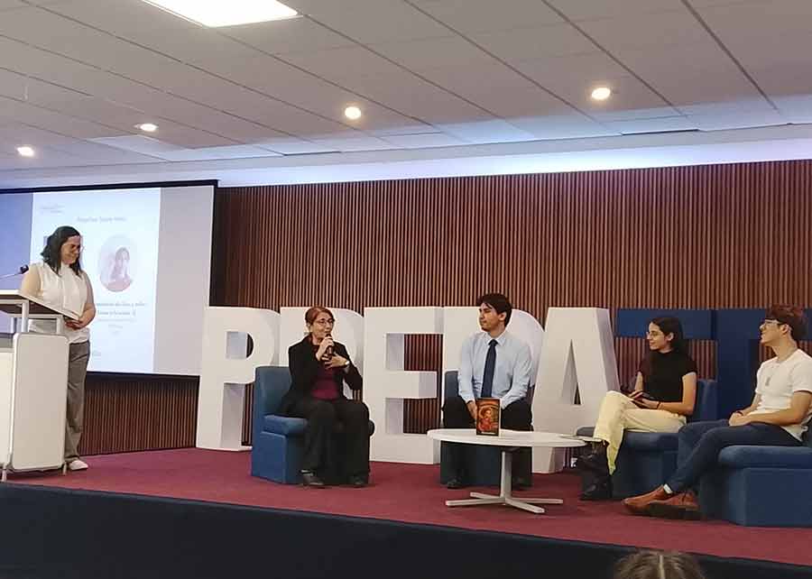 Libro para enseñar matematicas profesora Tec.