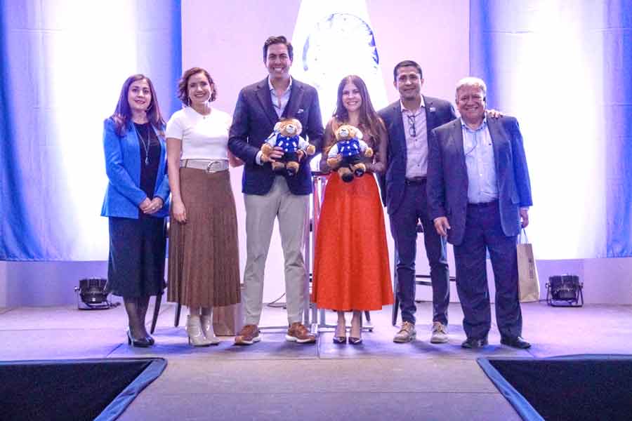 Liderazgo humanista en las empresas, panel de EXATEC de Negocios. 