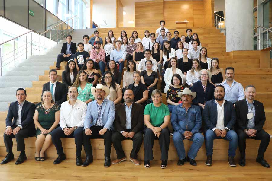 Los asistentes a la presentación de proyectos, en Biblioteca.