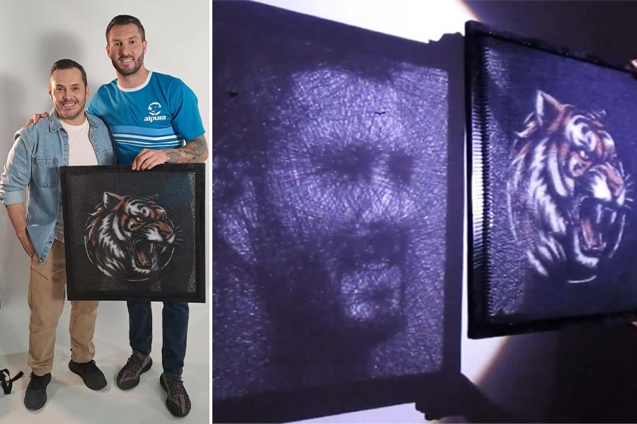 El artista se encontró con Gignac durante un reconocimiento que le hizo la marca de leche Alpura, ahí le entregó un hilorama que al ser expuesto a la luz muestra el rostro del futbolista en la sombra.