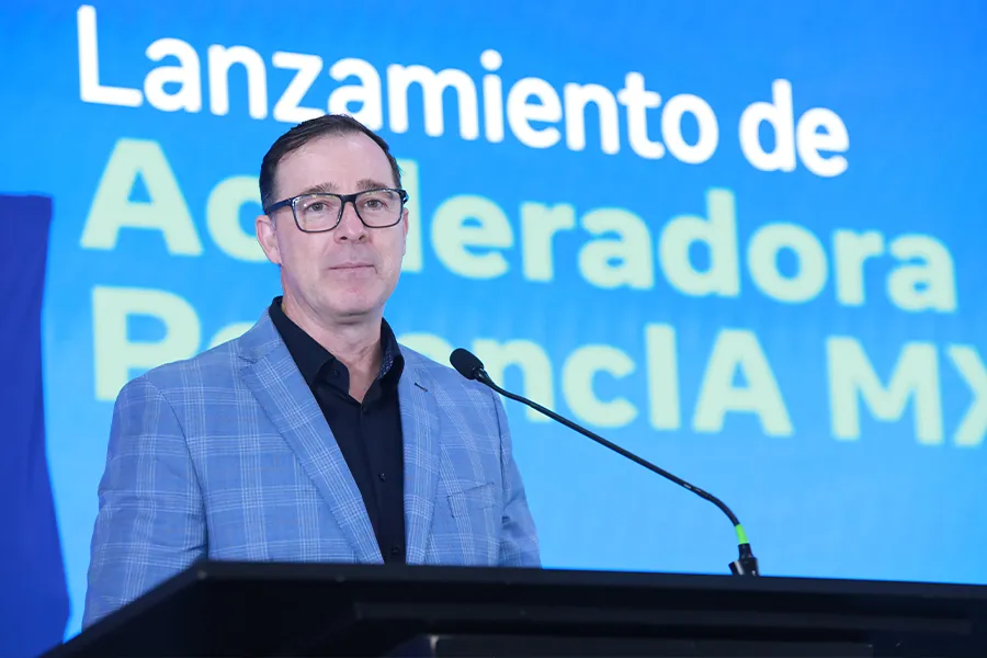Marco Casar&iacute;n, director general de Meta en M&eacute;xico, durante la presentaci&oacute;n de PotencIA MX en el Tec de Monterrey.
