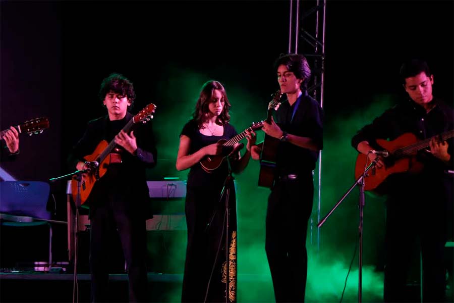 mariachi de first