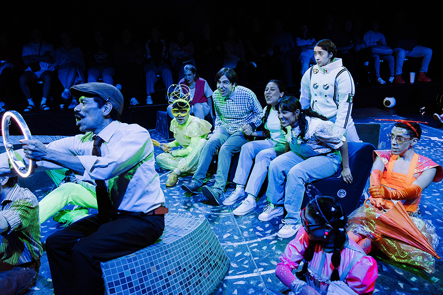 Marián Guzmán durante la obra Mamá se fue a la luna, puesta en escena de la Compañía de Teatro del Tec CCM.